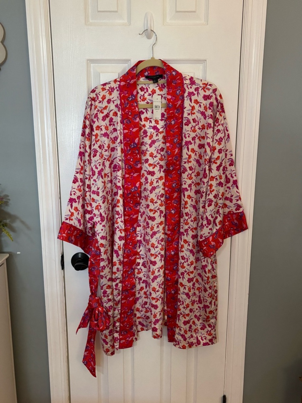 NWT Ann Taylor Robe